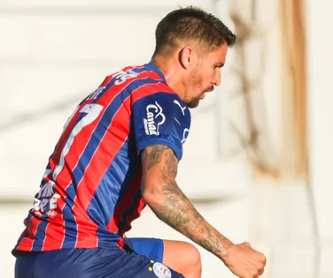 Everaldo aponta gramado do Adauto como vilão do jogo: "Bola fica viva" - Imagem