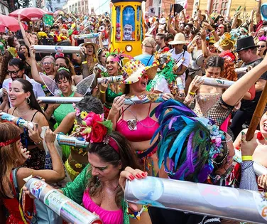 "Evite favelas"; veja as orientações dos EUA para o Carnaval no Brasil - Imagem