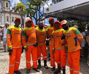 "Heróis invisíveis" confira relatos de garis sobre a Lavagem do Bonfim - Imagem