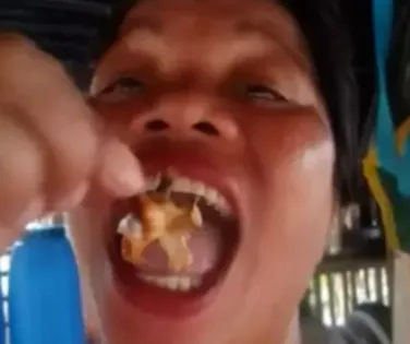 Influenciadora morre após comer caranguejo envenenado - Imagem