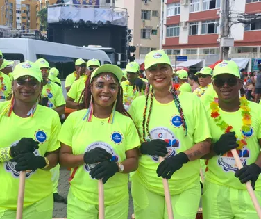Limp Dance: garis equilibram o trabalho e a curtição no Carnaval - Imagem