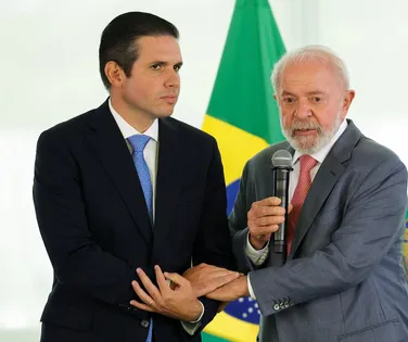 Lula e Motta vão se reunir nesta semana para debater fim da escala 6x1 - Imagem