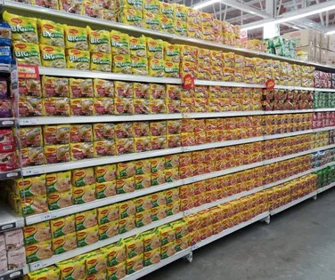 “Miojo” a R$ 0,01 causa correria em supermercado; Veja vídeo - Imagem