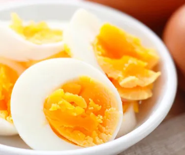 Não cozinhe ovo em água: novo método promete resultado perfeito - Imagem