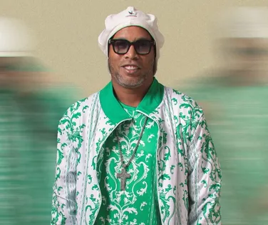 Rolê aleatório? Ronaldinho Gaúcho terá carreira contada em série - Imagem