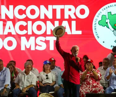 Rompidos? Após aproximação, Lula critica Trump em evento na Bahia - Imagem