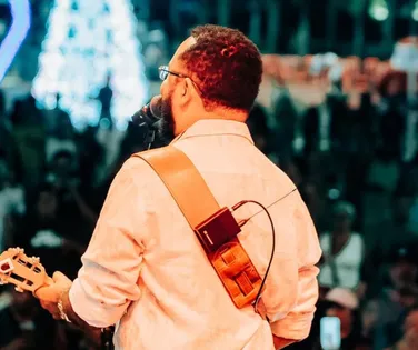 Sambista famoso é diagnosticado com pneumonia e altera agenda - Imagem