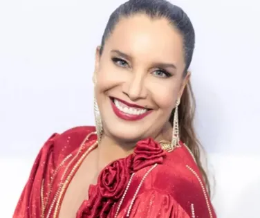 Sarajane faz desabafo e web aponta indireta para Daniela Mercury - Imagem