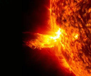 Tempestade solar que atinge Terra é a mais intensa em 20 anos - Imagem