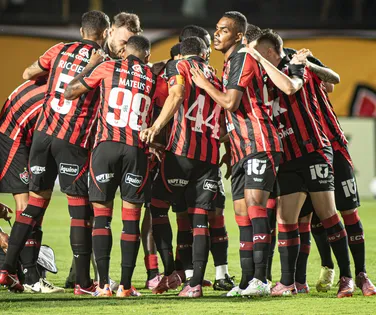 “Traições da minha parte” jogador do Vitória pede perdão à esposa - Imagem