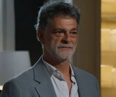 Três Graças: Rogério volta à mansão e toma atitude contra Arminda - Imagem