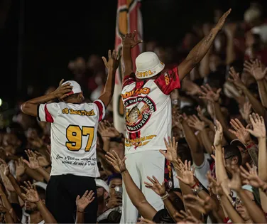 Vai lotar: Vitória quebra recorde de público da temporada para o Ba-Vi - Imagem