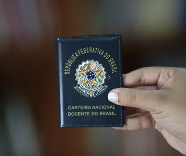 Veja como emitir a carteira do professor sem sair de casa - Imagem