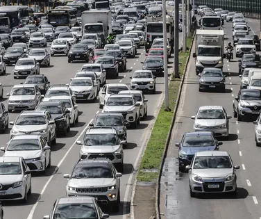 Venda de veículos deve crescer 6% em 2026, puxada por motocicletas - Imagem