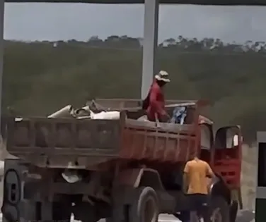 Vereador denuncia uso de garis da Prefeitura em serviço particular - Imagem