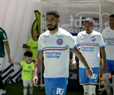 Vídeo: De saída, Matheus Bahia é flagrado em jogo do Internacional - Imagem