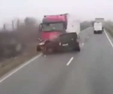 Vídeo: grave acidente mata sete torcedores que viajavam para jogo - Imagem