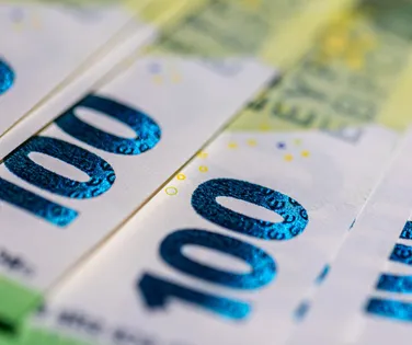 Vingança? Funcionária leva R$ 10 mil de empresa famosa após demissão - Imagem