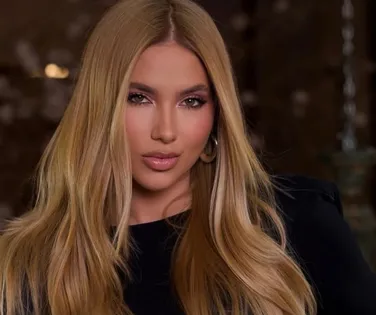 Virginia usa coleira com nome de Vini Jr. e web reage: "Cadela" - Imagem