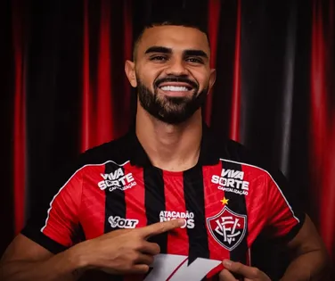 Vitória anuncia chegada de atacante destaque no futebol europeu - Imagem