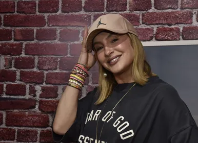 Claudia Leitte promete transformar o Carnaval de Salvador em grande "feira" - Imagem