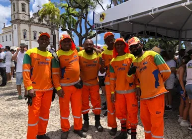 "Heróis invisíveis" confira relatos de garis sobre a Lavagem do Bonfim - Imagem