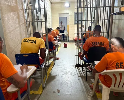 Mais de 5 mil detentos realizam Enem na Bahia
