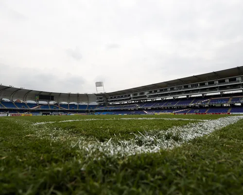 Jogador revelado pelo Bahia acerta com carrasco do Esquadrão em 2025 - Imagem