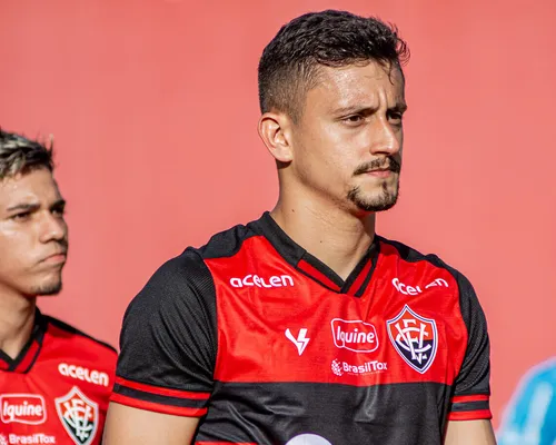 Ceará encaminha contratação de ex-lateral do Vitória - Imagem
