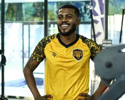 Ex-atacante do Bahia atinge marca histórica após voltar ao Brasil - Imagem