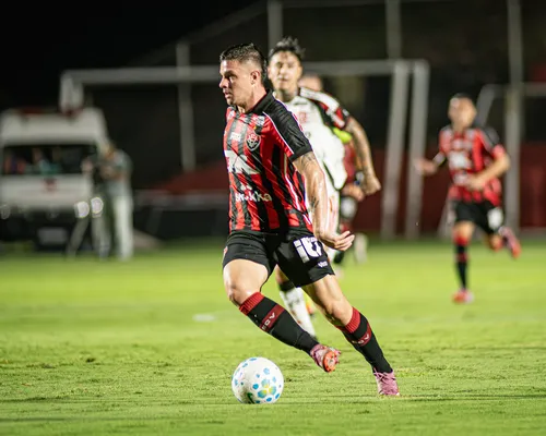 Kayzer pede desculpas por pênalti perdido e aprova nova formação - Imagem