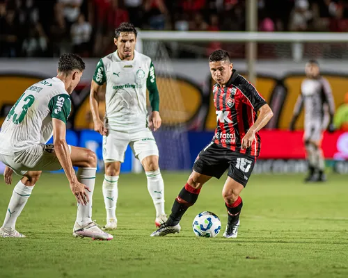 Palmeiras x Vitória: veja onde assistir, prováveis escalações e arbitragem - Imagem
