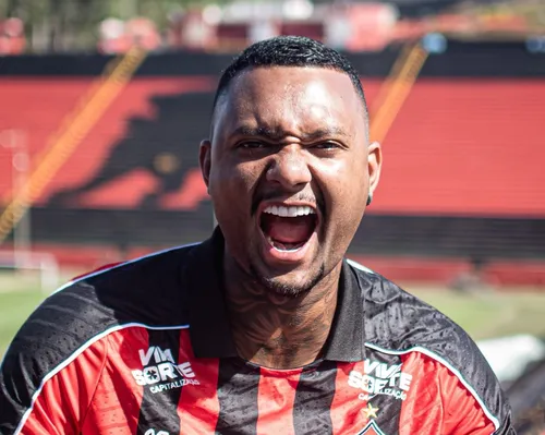 Vitória anuncia contratação de zagueiro, que já pode jogar o Ba-Vi - Imagem