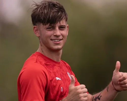 Vitória avança em negociações com jovem atacante gringo; saiba mais - Imagem