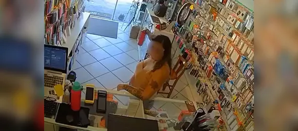 Funcionário é atacado com ofensas racistas por cliente de loja - Imagem