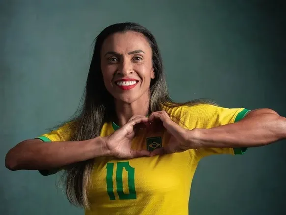 Atriz de O Agente Secreto vai interpretar a jogadora Marta no cinema - Imagem