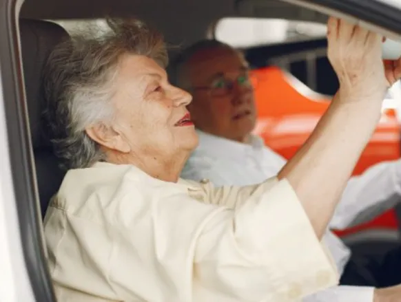 Carro mais barato para idosos: decisão pode acontecer a partir de 2026 - Imagem