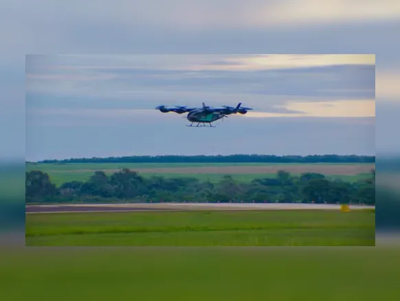 Carro voador produzido no Brasil faz seu primeiro voo - Imagem