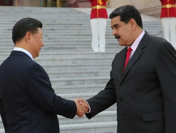 China exige a libertação imediata de Maduro após captura pelos EUA - Imagem
