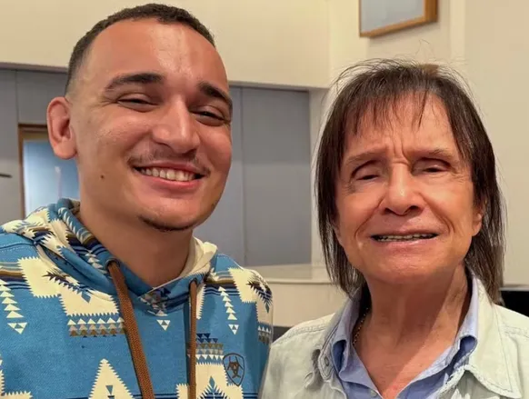 João Gomes abre o jogo sobre suposto climão com Roberto Carlos - Imagem