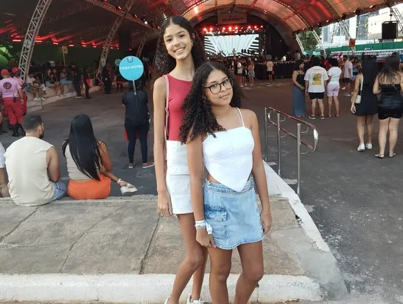 Jovens lotam a Arena A TARDE para prestigiar Léo Foguete - Imagem