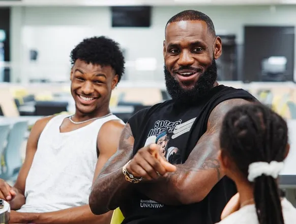LeBron James critica jogos no Natal: "Preferia estar com minha família" - Imagem