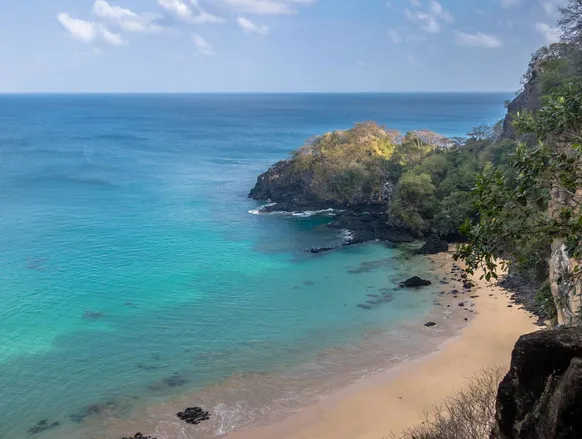 O paraíso brasileiro onde o azul do mar parece impossível de ser real - Imagem