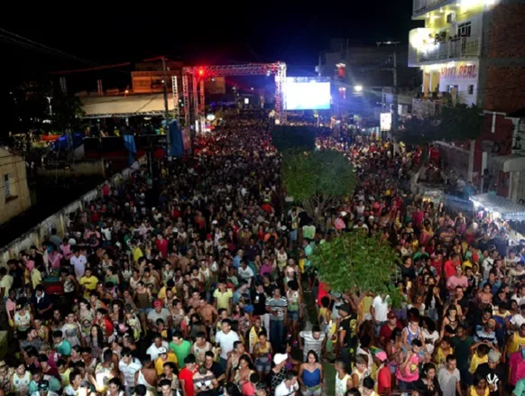 Cidade baiana é obrigada a banir "baixaria" durante festa carnavalesca - Imagem