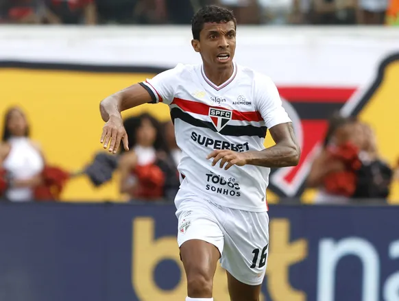 Meia que defendeu o Brasil na Copa do Mundo é anunciado por time da Série A - Imagem