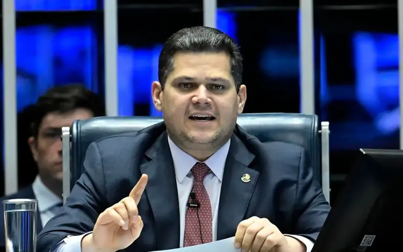 Alcolumbre promete votar PL da Dosimetria no Senado em 2025 - Imagem