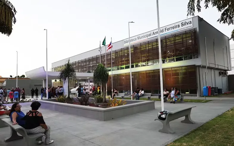 Após seis anos, biblioteca histórica é reaberta em Feira de Santana - Imagem