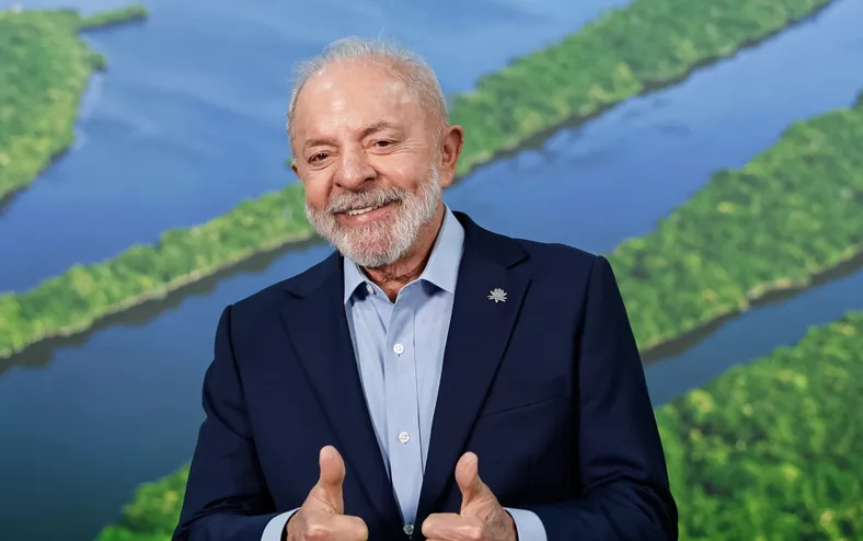 Atlas/Bloomberg: Lula lidera todos os cenários e venceria eleição - Imagem