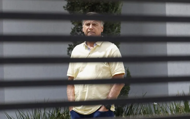 Bolsonaro terá quarto de hospital vigiado pela PF - Imagem