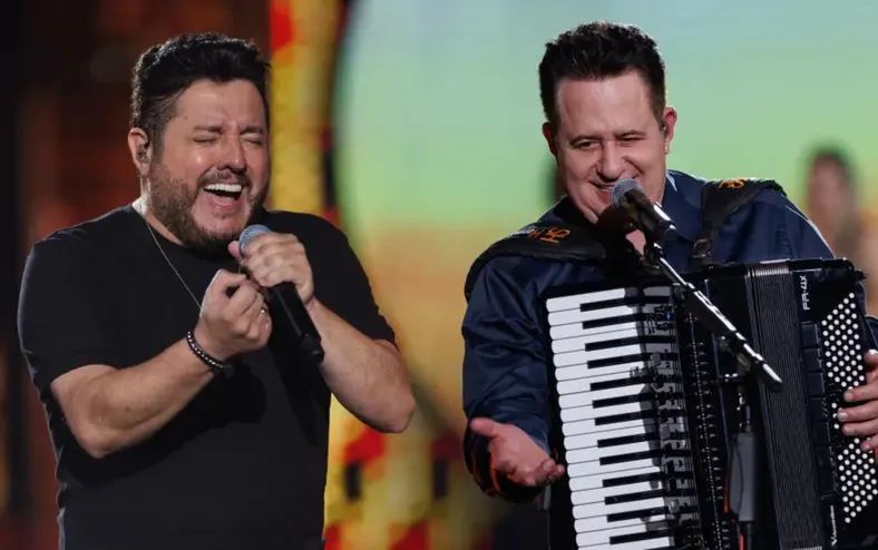 Bruno dá "fora" e desmente Marrone durante show - Imagem